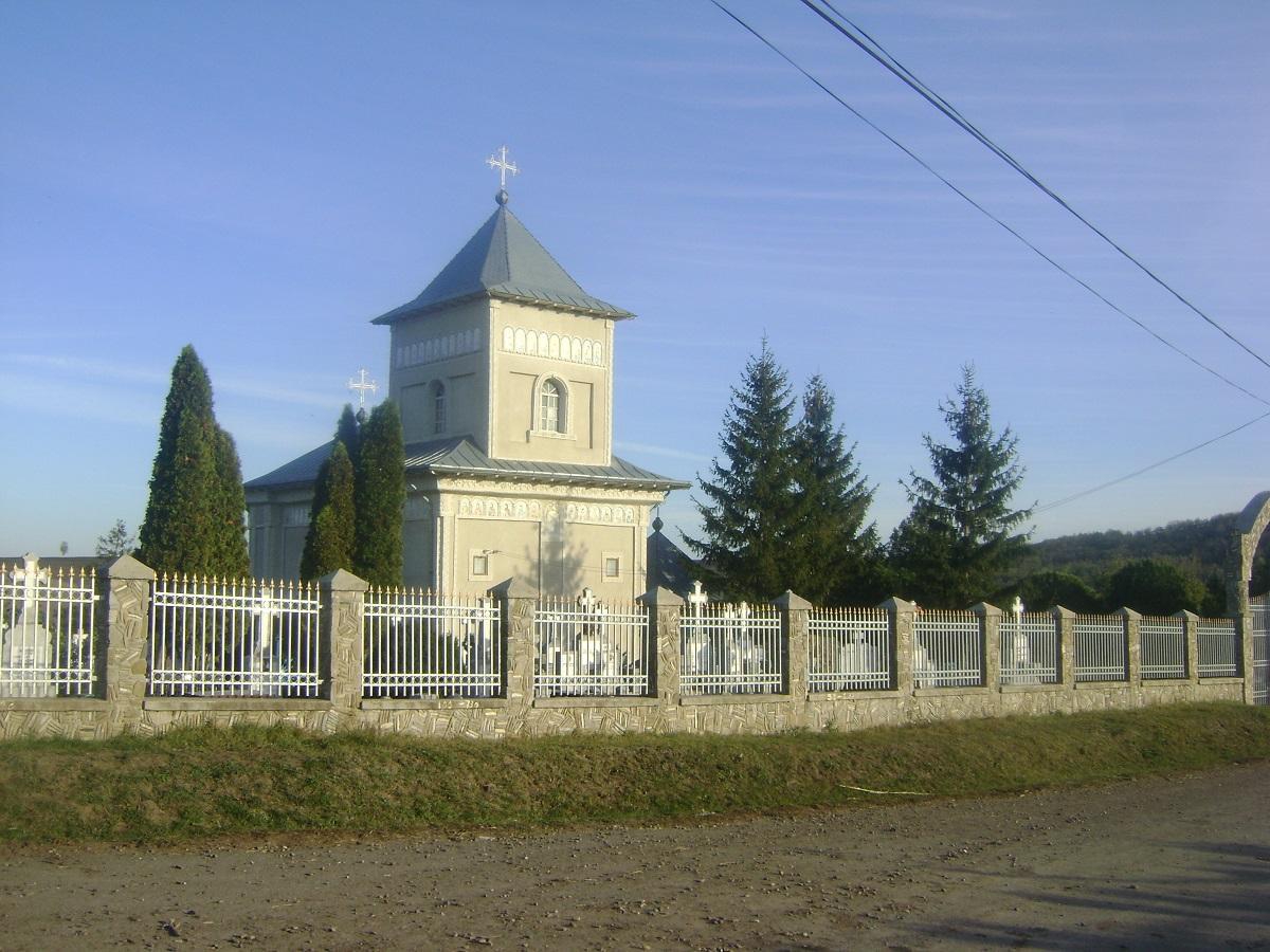 Biserica - vedere din stradă